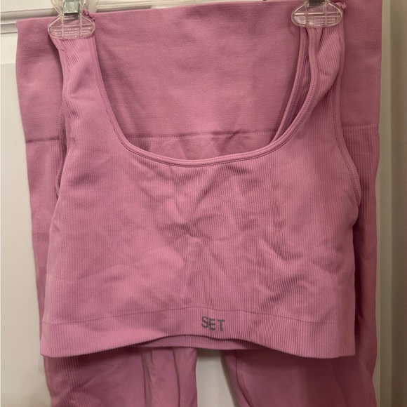Set Active light pink leggings and bra set! - Picture 2 of 4